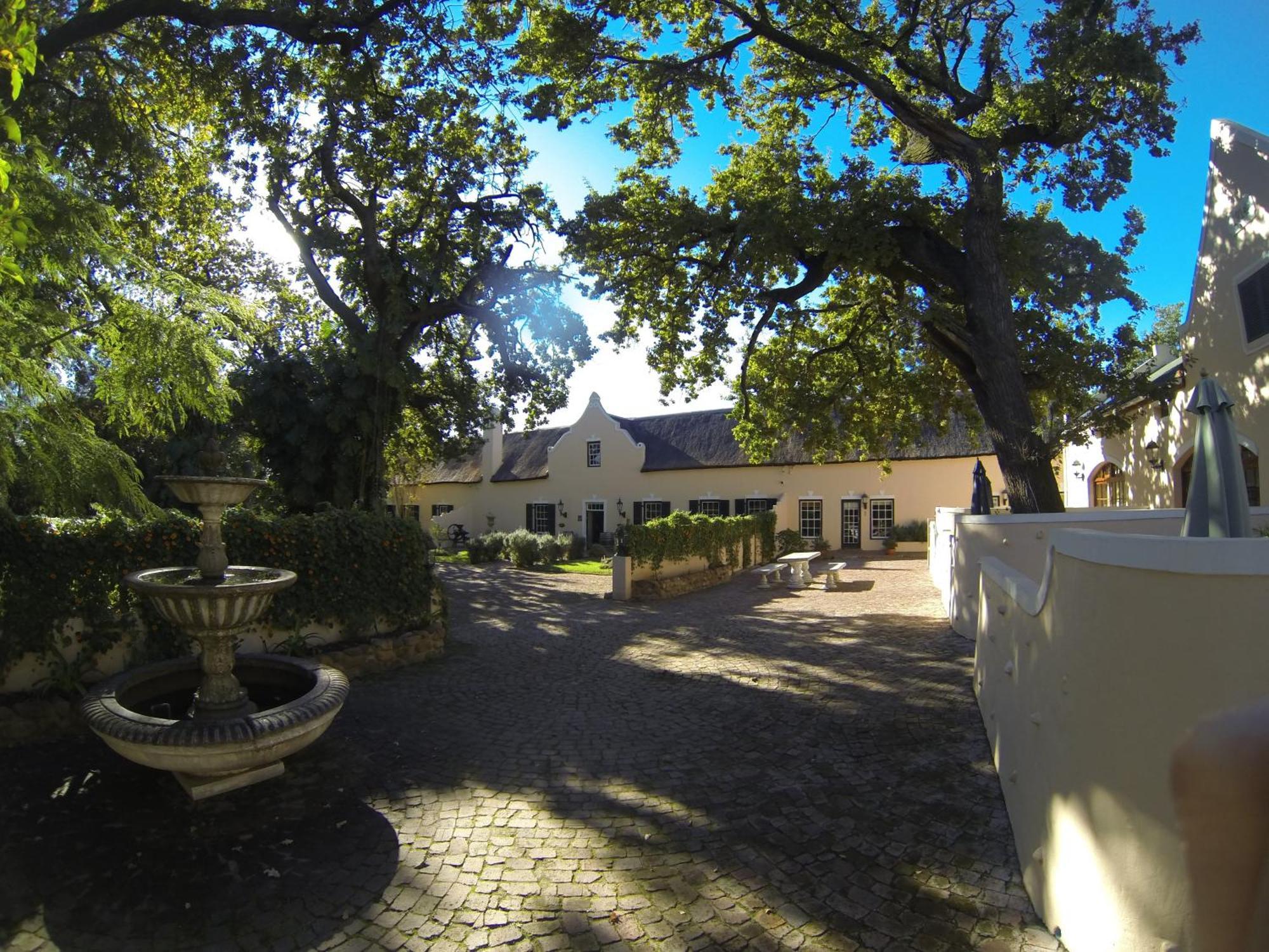 De Leeuwenhof Estate Hotel Paarl Exterior photo